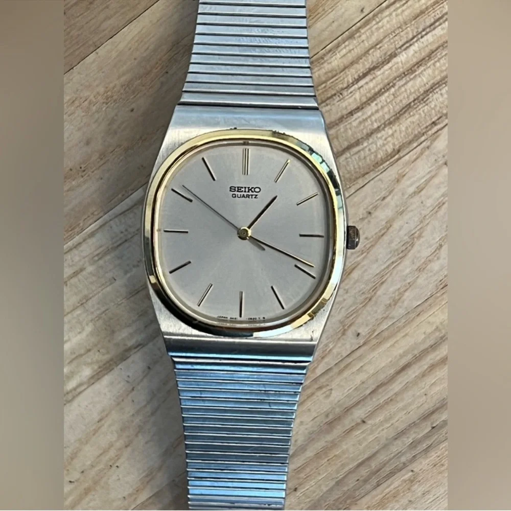 Seiko Men's Watch Rare Vintage Gold Plated Bezel Stainless Adjustable Bracelet
